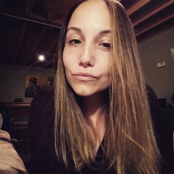 Meet your Posher, Sarah - Picture 1 of 1